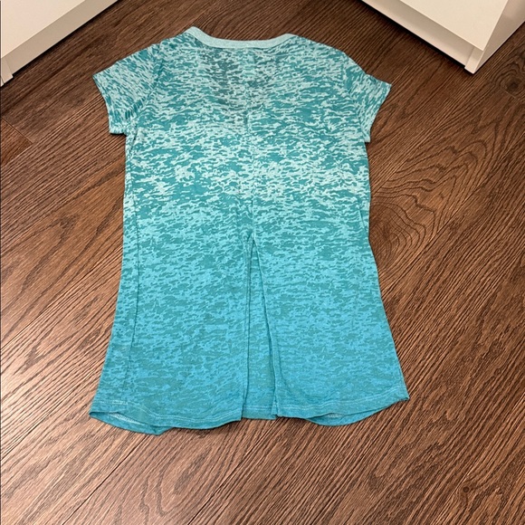 Aventura Shirt Size XS - Picture 7 of 7